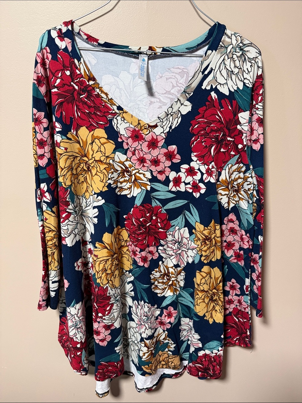 Navy Floral V‑Neck Long Sleeve Tunic Top